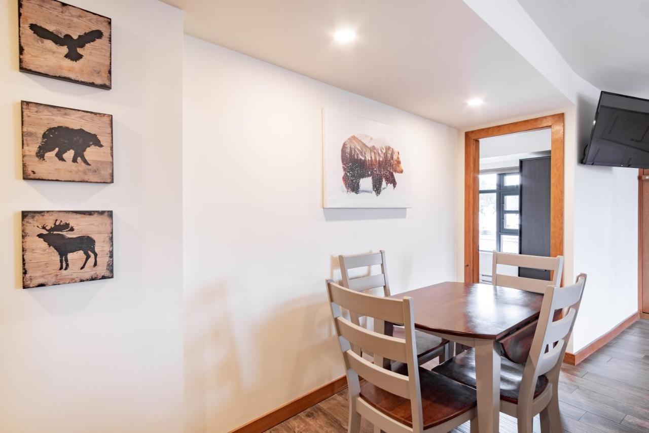Carleton Lodge By Outpost Whistler Extérieur photo