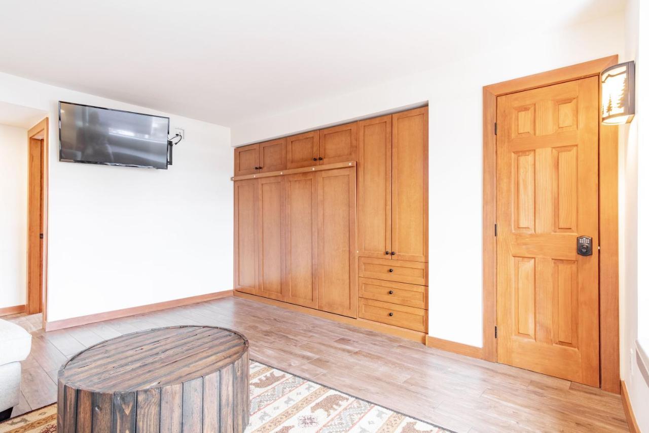 Carleton Lodge By Outpost Whistler Extérieur photo