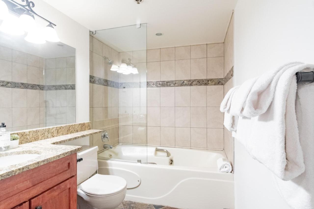 Carleton Lodge By Outpost Whistler Extérieur photo