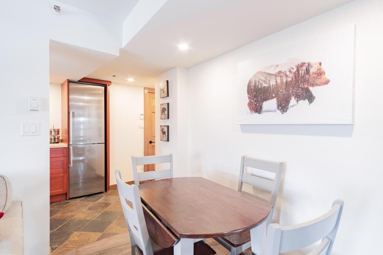 Carleton Lodge By Outpost Whistler Extérieur photo