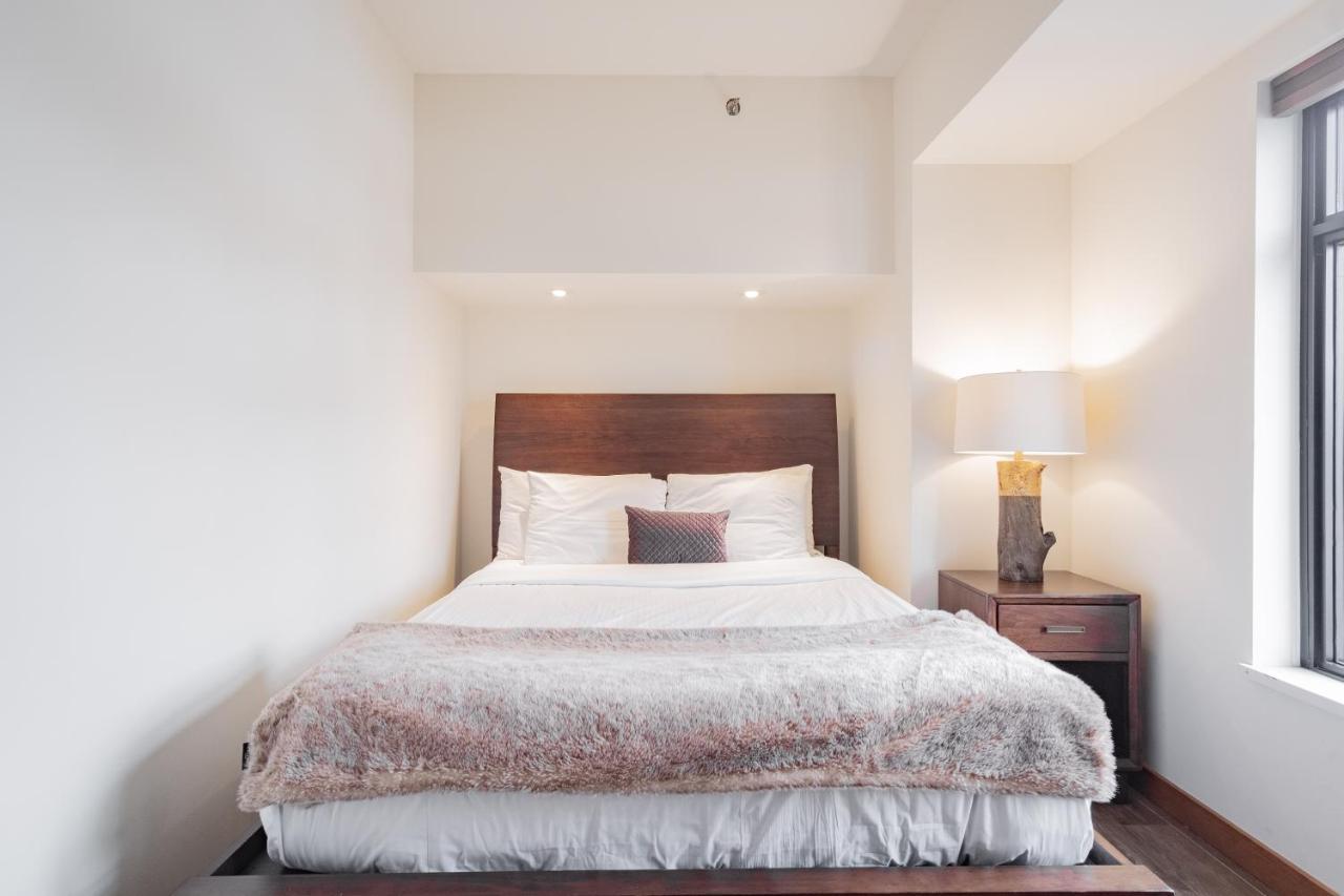 Carleton Lodge By Outpost Whistler Extérieur photo